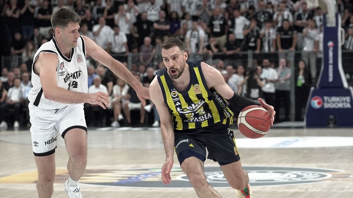 Beşiktaş’ı deplasmanda yenen Fenerbahçe, potada şampiyonluğa çok yakın